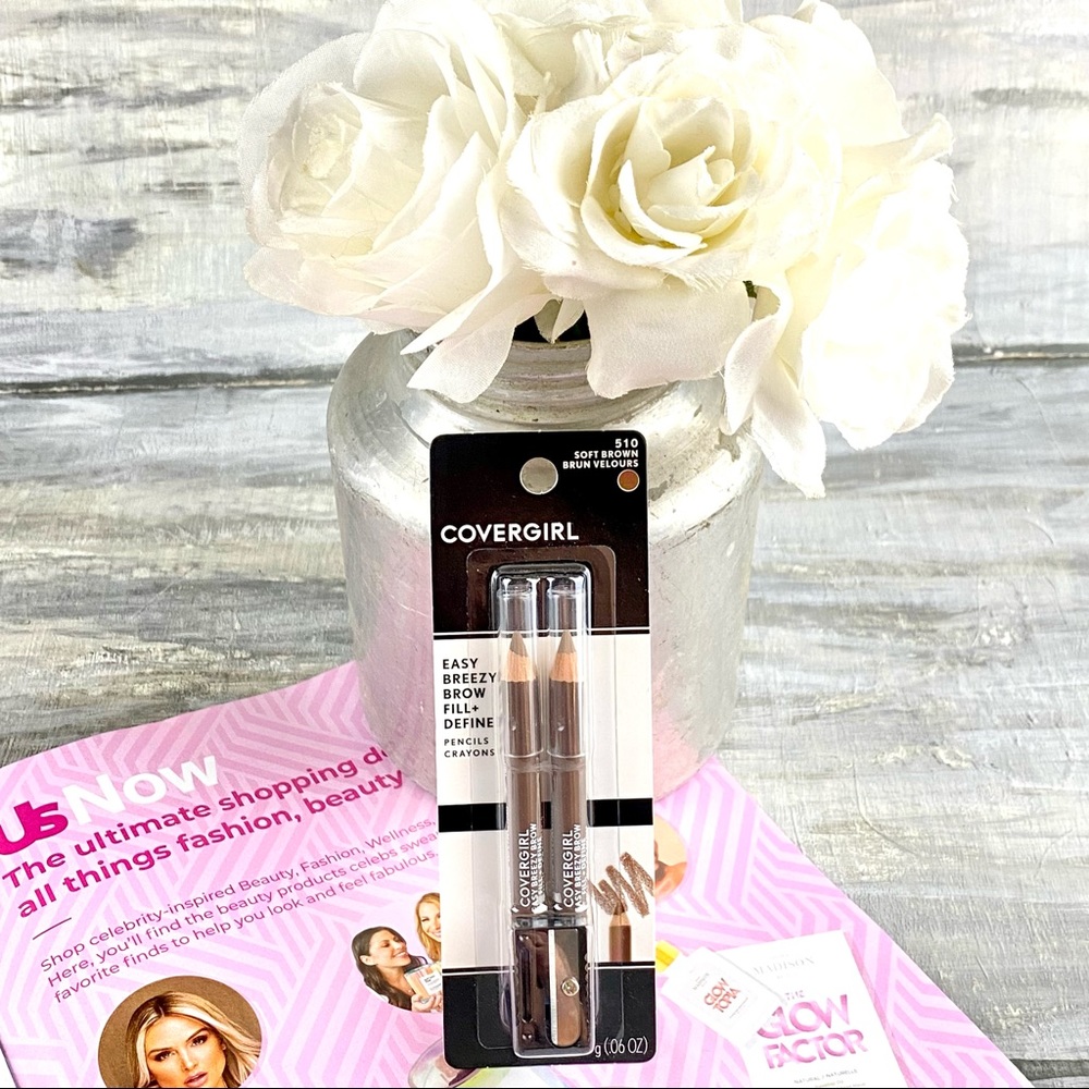 NIB COVERGIRL Easy Breezy Brow Fine Pencil Fill + Define Soft Brown